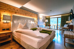 Junio Suite main LQ2560 Junio Suite main LQ2560