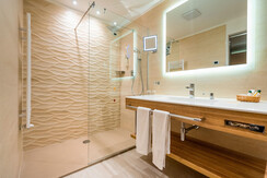 Junior Suite Bagno LQ2560 Junior Suite Bagno LQ2560