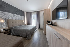 IMG_1919-HDR IMG_1919-HDR