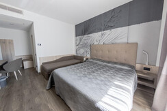 IMG_1901-HDR IMG_1901-HDR