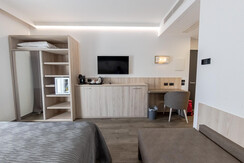 IMG_1931-HDR IMG_1931-HDR