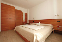 Stanza da letto matrimoniale o 2 letti divisi