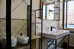 Il bagno recentemente ristrutturato