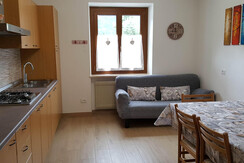 E cucina-soggiorno E cucina-soggiorno