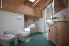 bagno camera verde-min