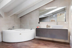 SECONDO BAGNO SECONDO BAGNO