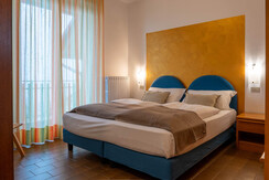 7M404880-HDR 7M404880-HDR