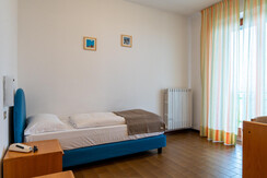 7M404874-HDR 7M404874-HDR