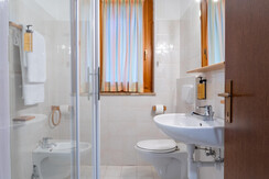 7M404976-HDR 7M404976-HDR