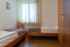 7M404933-HDR 7M404933-HDR