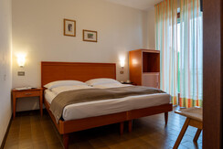 7M404857-HDR 7M404857-HDR