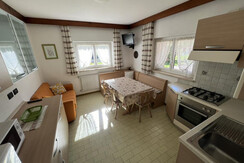 891CFA68-5589-46E2-95A9-960B4EDBB741_1_105_c