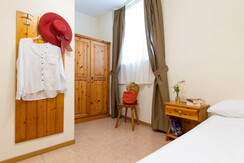 112-Eden-Marone-camera