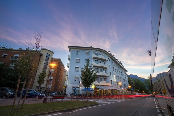 Hotel Everest - Trento - ESTERNO TRAMONTO