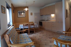 1 soggiorno angolo cottura