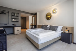 DP070723031_LOW DP070723031_LOW