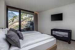 DP070723025_LOW DP070723025_LOW