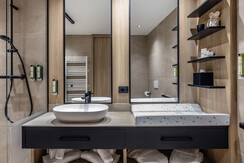 DP070723026_LOW DP070723026_LOW