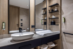 DP070723028_LOW DP070723028_LOW