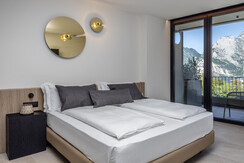 DP070723030_LOW DP070723030_LOW