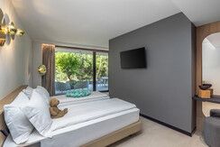 DP070723007_LOW DP070723007_LOW