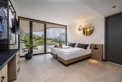 DP230623028_LOW_Dolce_3 DP230623028_LOW_Dolce_3