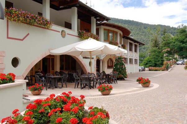 Hotel Arcobaleno_Fai della Paganella_esterno | © HotelArcobaleno