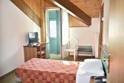 Mansarda_singola_bel_sit_molto_piccole