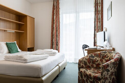 Standard (3) Standard (3)