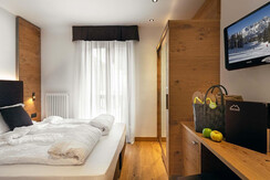 family-suite-003-d12fab455376175244105f6cc0fafcf7 family-suite-003-d12fab455376175244105f6cc0fafcf7