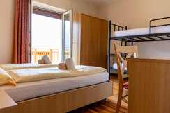 Lory 2022 HR-2022085 Lory 2022 HR-2022085