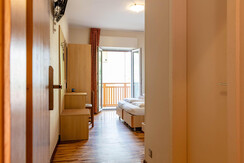 Stanza "Brenta" - vista montagna Stanza "Brenta" - vista montagna