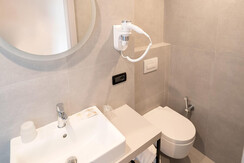 Comfort_singola_bagno_hotel_posta_comano