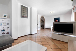 ZONA LIVING   ZONA LIVING