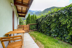 2. Monolocale con giardino_giardino