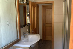 AA6799B5-9D86-4982-82F5-262BCFAA1ED8