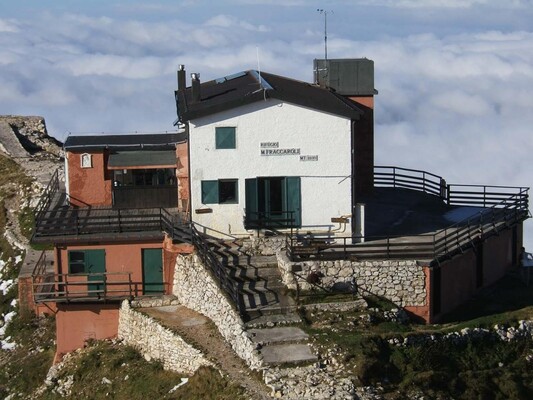 Rifugio Mario Fraccaroli 2