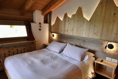 Camera matrimoniale superior con balcone  4 