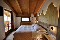 Camera matrimoniale superior con balcone 10