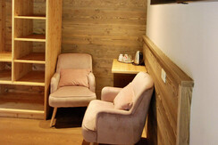 Camera matrimoniale superior con balcone2