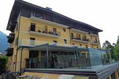 esterno lato lago esterno lato lago