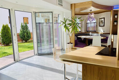 D1513FFD-EAAC-4E71-BCC4-231BA71502C5