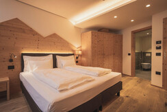 MON standard room_MONROC Hotel