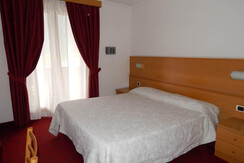 1. Camera matrimoniale/doppia 1. Camera matrimoniale/doppia