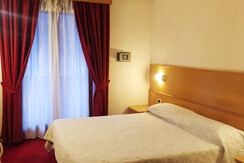 2. Camera matrimoniale/doppia 2. Camera matrimoniale/doppia