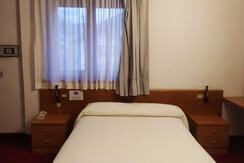 2. Camera singola 2. Camera singola