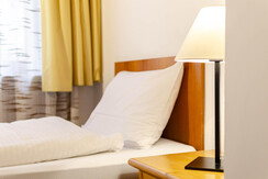 10 - Camera Tripla (1)