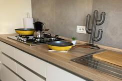 Volledig ingerichte keuken