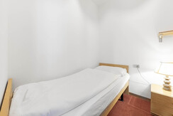 Room with a single bed Room with a single bed