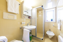 Zwei-Zimmer Wohnung für 2-4 Personen Zwei-Zimmer Wohnung für 2-4 Personen